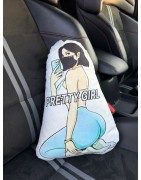 Poduszka Motoryzacyjna z Motywem Pretty Girl – Styl i Pasja